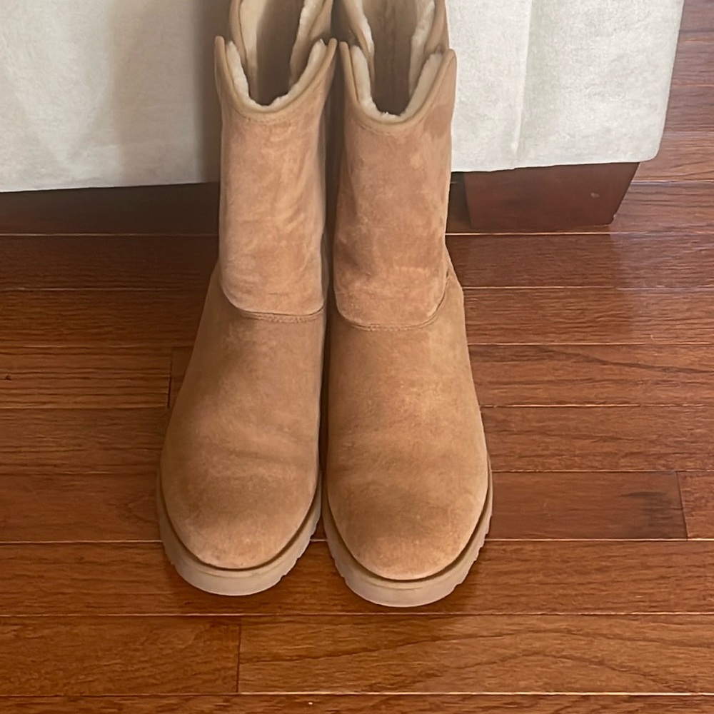 Size 11 Water Resistant Ugg Boots. Mid-calf